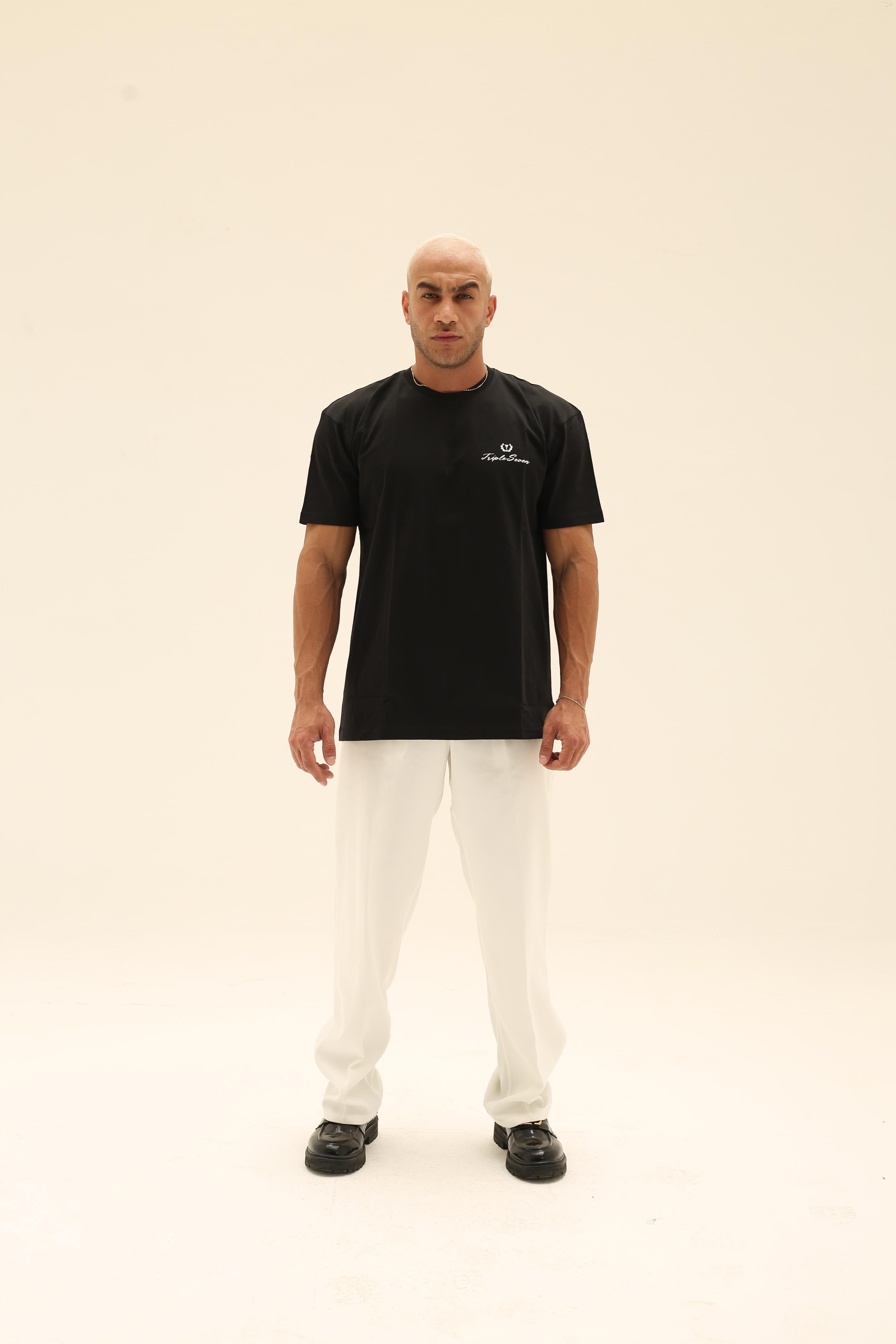 T7 Core t-shirt (pitch black with white signature detailing)