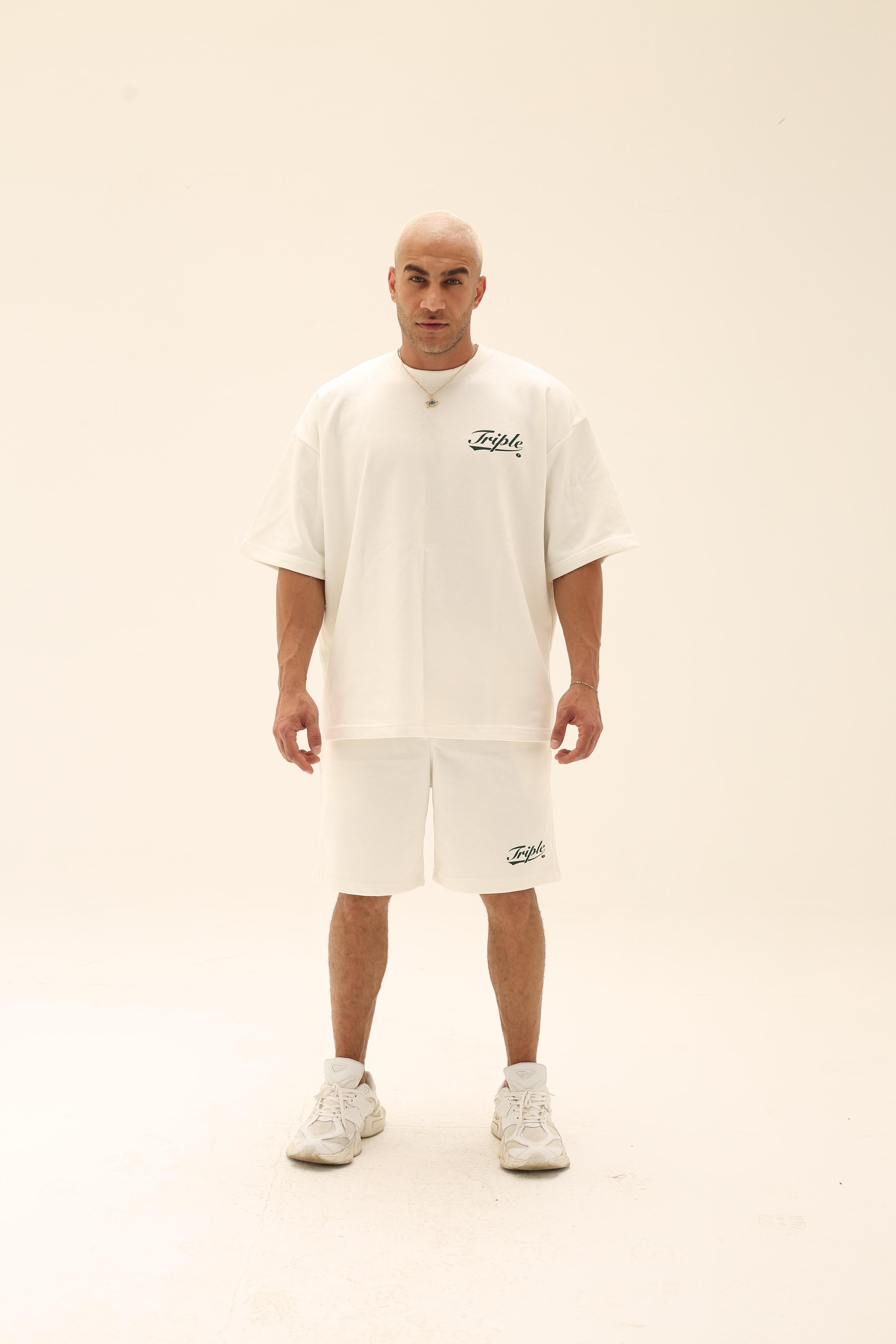 The court set - Off white