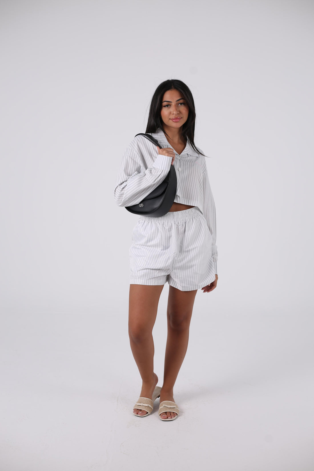 The obsidian bloom collection(Girls)Soft striped shorts