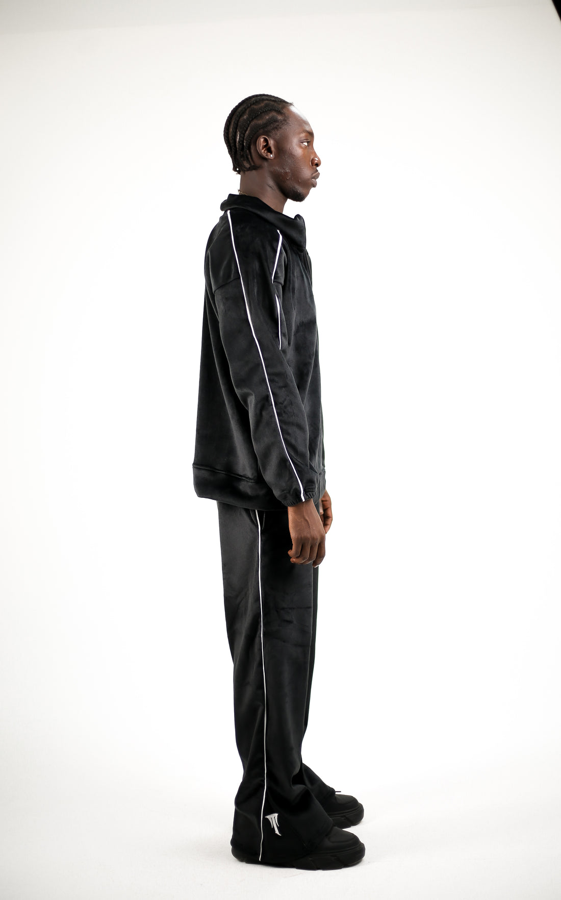 The Noir Royale (sweater/ trousers) (Black)